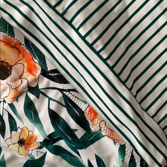 One piece - Picture 4 of 7